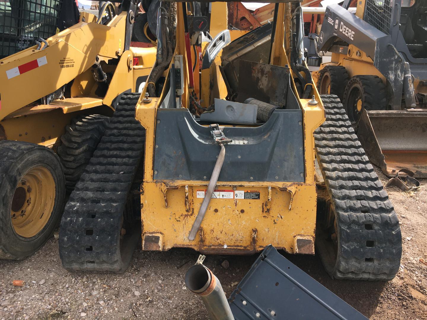 ./imagenes/INVOICE/2019/14662/MINICARGADOR JOHN DEERE 323E (10).JPG